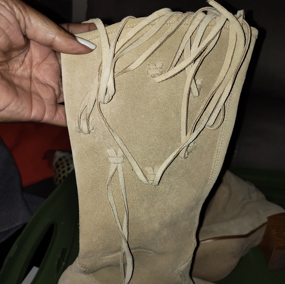 Boots - Picture 2 of 7